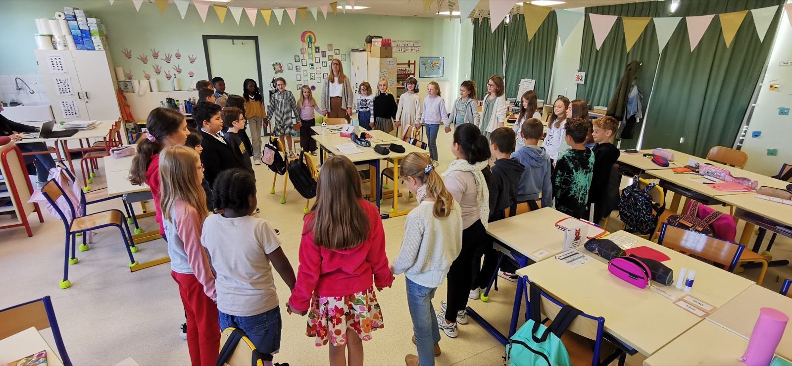 Illustration — APQ 30 : ce que le cadre officiel prévoit — et pourquoi 58 % des écoles peinent encore à le déployer